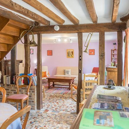 Chantilly ,Petit Dejeuner Et Table D'Hotes Possible Noyers  المظهر الخارجي الصورة